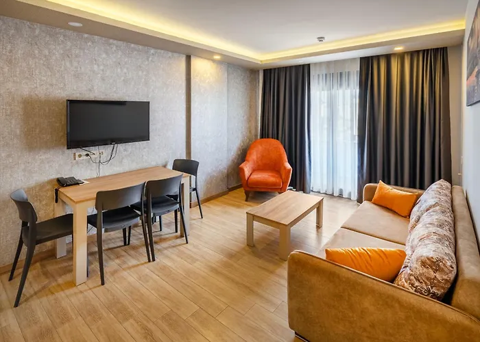 Golden World Suite Hotel