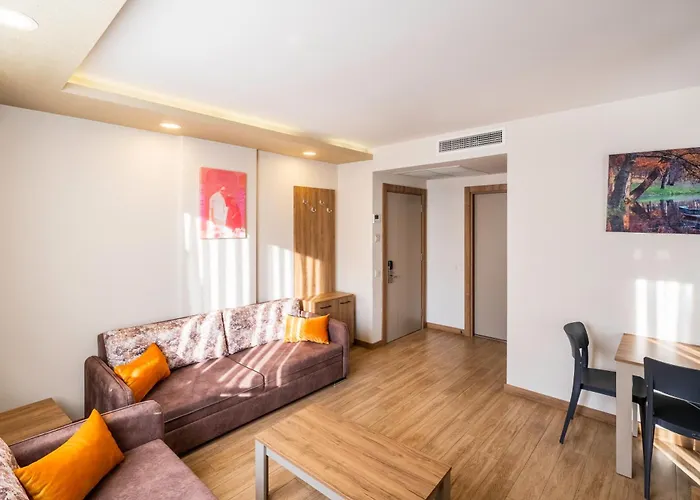 Golden World Suite Hotel